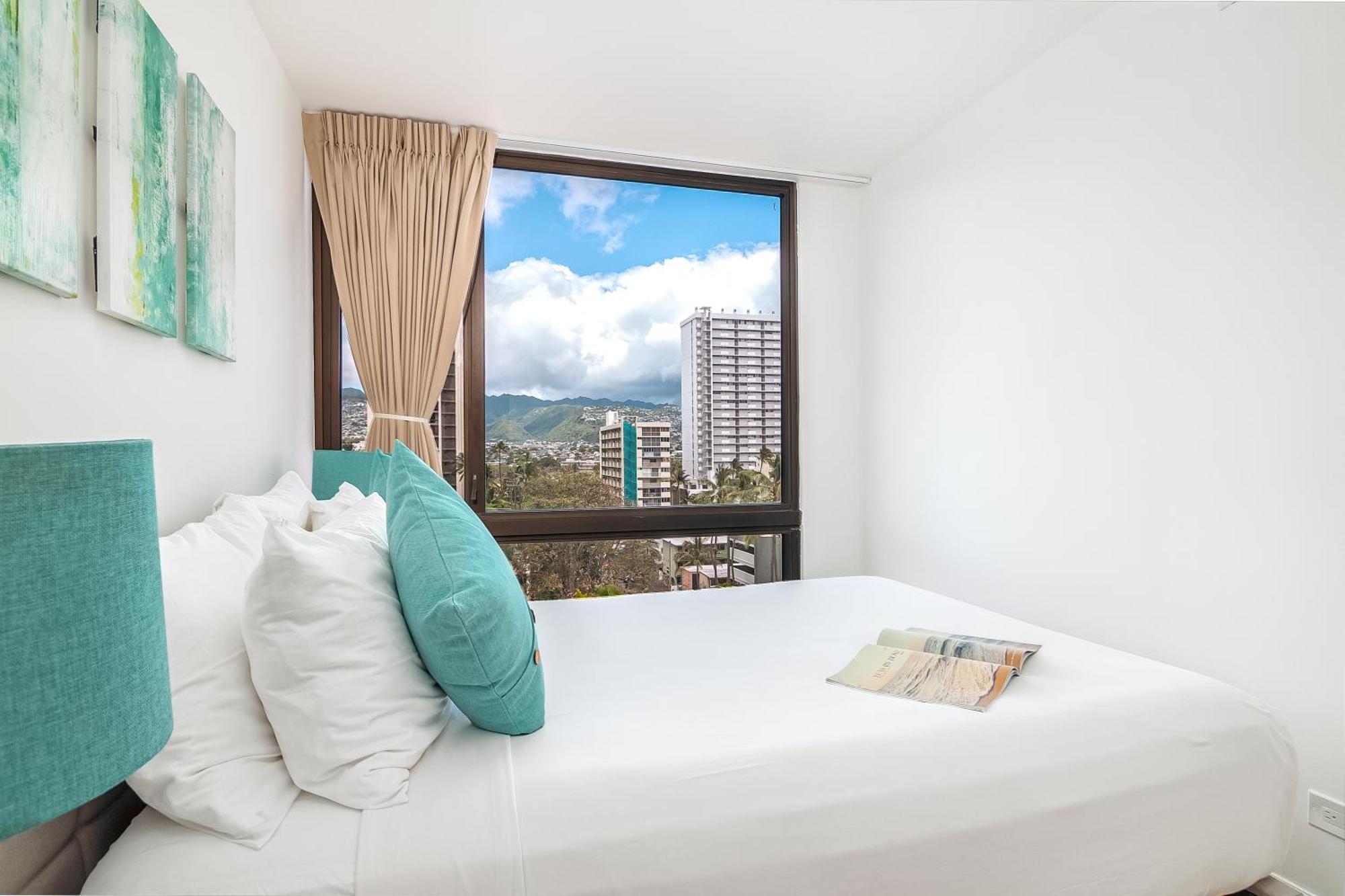 Newly Renovated 2 Bedroom Condo, 1 Block To Waikiki Beach, Free Parking 호놀룰루 외부 사진